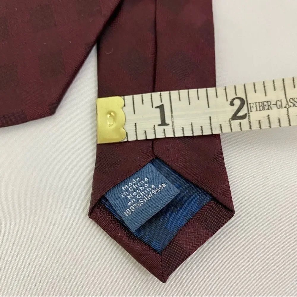 Ryan Seacrest Distinction Men’s Silk Tie Red